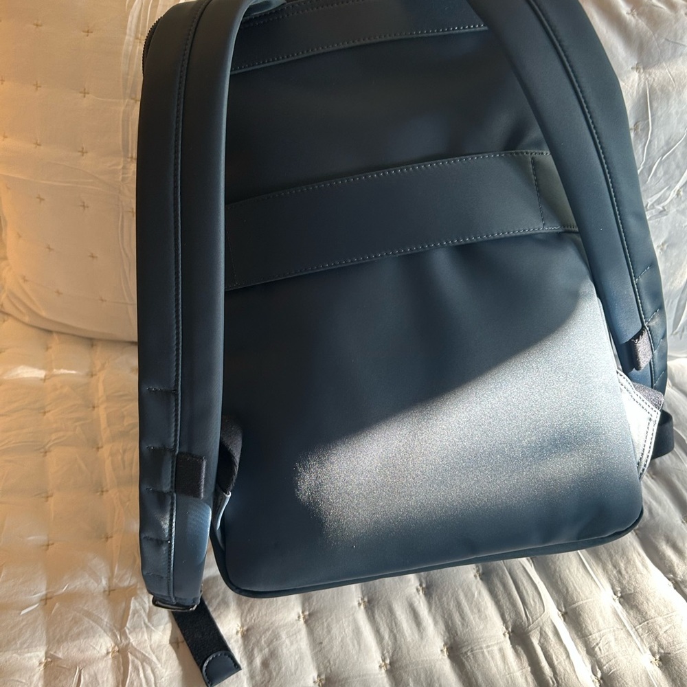 Backpack - Picture 2 of 5